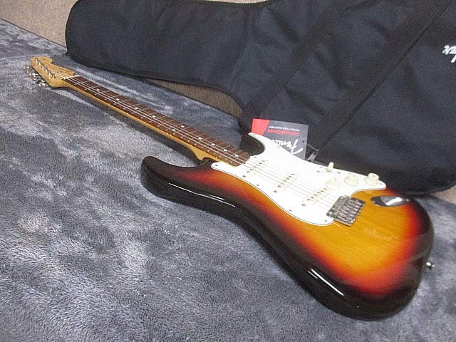 Fender Japan フェンダー ジャパン エレキギター STRATOCASTER